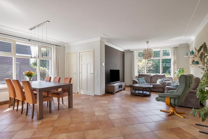 Foto 11 van Castersedijk 8