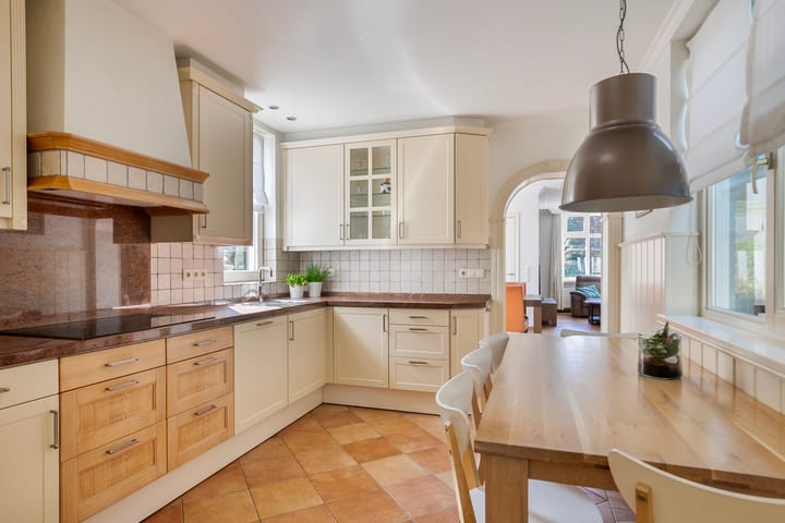 Foto 14 van Castersedijk 8