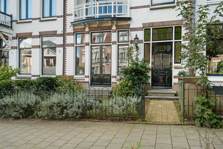 View photo 2 of Burgemeester Weertsstraat 65