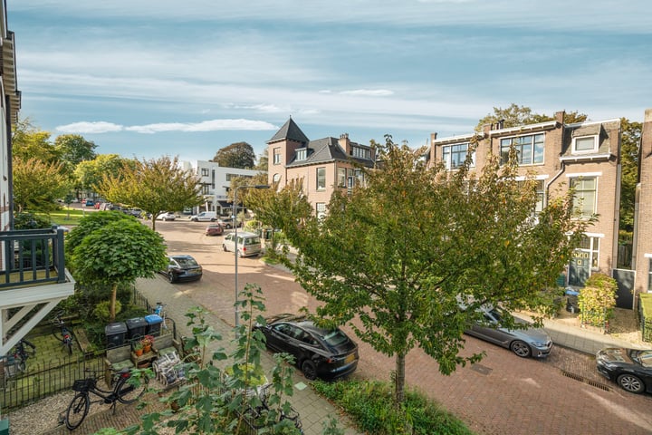 View photo 58 of Burgemeester Weertsstraat 65