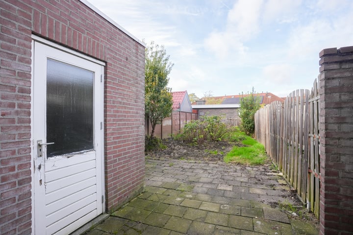 View photo 9 of Leenheerstraat 11