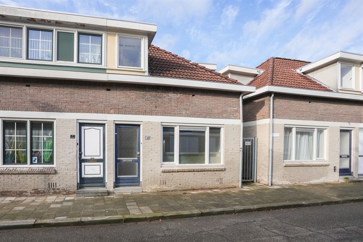 View photo 23 of Leenheerstraat 11