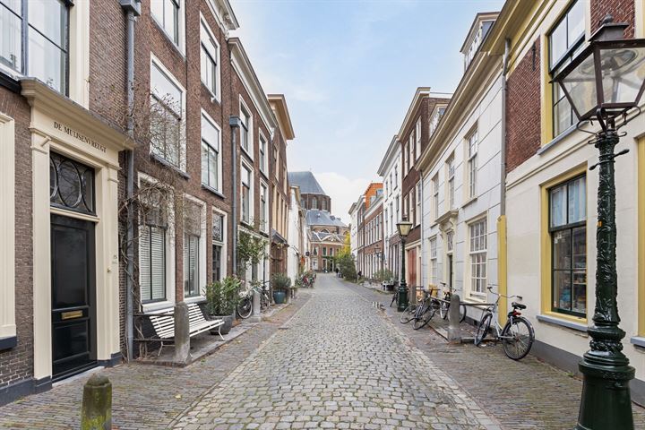 View photo 3 of Nieuwsteeg 29