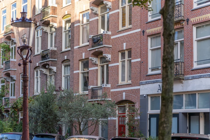 View photo 28 of Brederodestraat 76-1