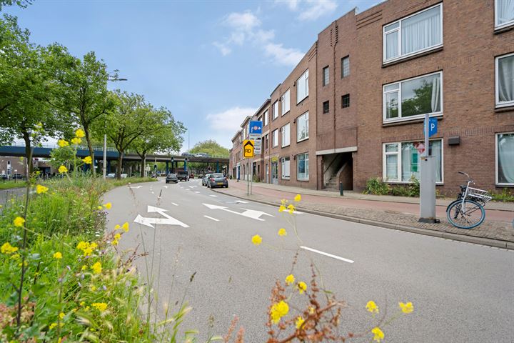 Bekijk foto 2 van Lekstraat 195