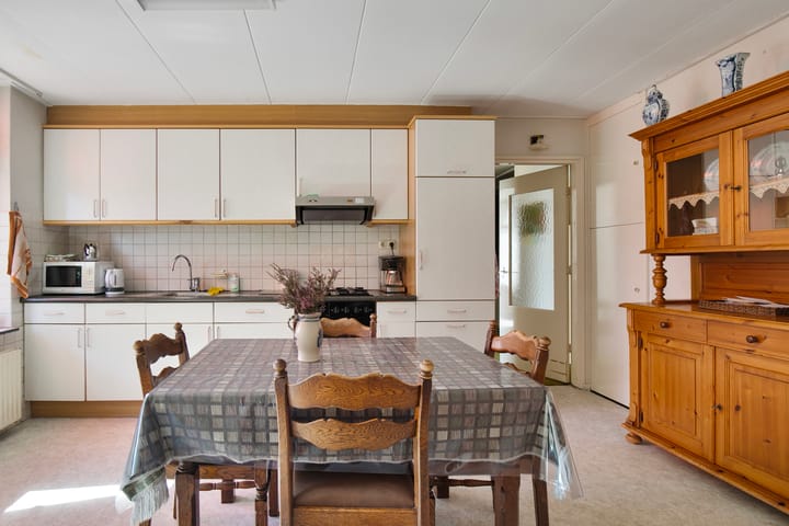 Photo 9 of Zuiderzeestraatweg 292