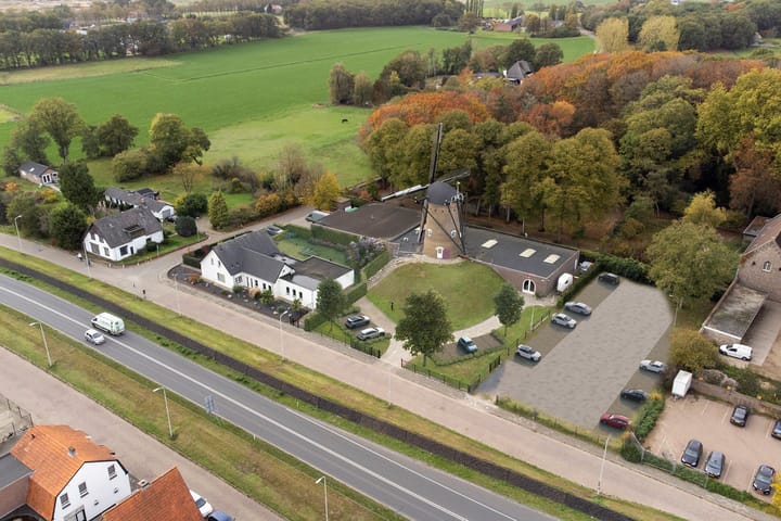 Photo 2 of Valendrieseweg 301