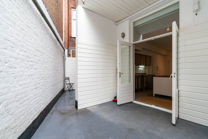 View photo 22 of Newtonstraat 297