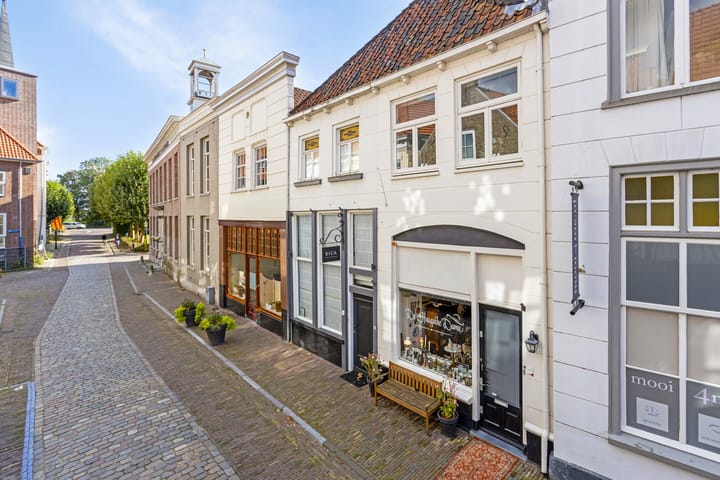 Foto 1 van Brugstraat 7