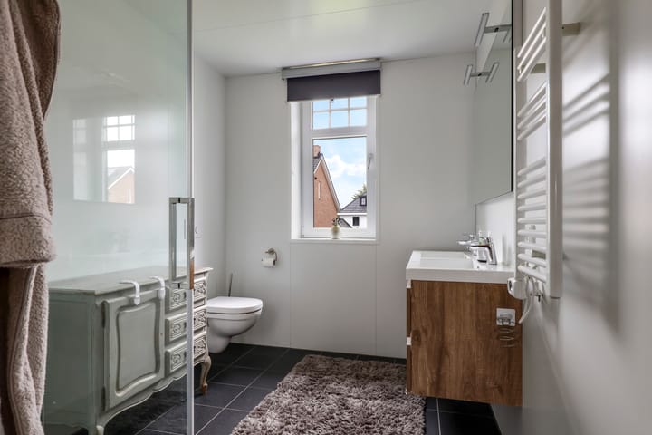 Foto 3 van Weegbree 47