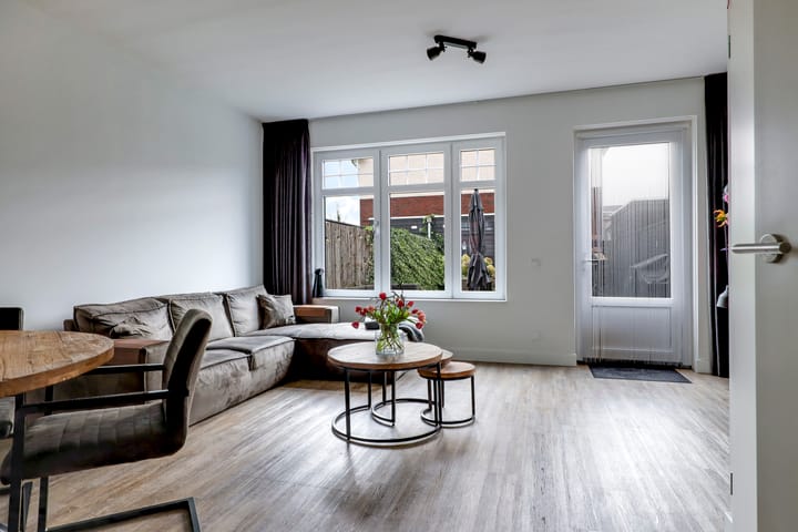 Foto 10 van Weegbree 47