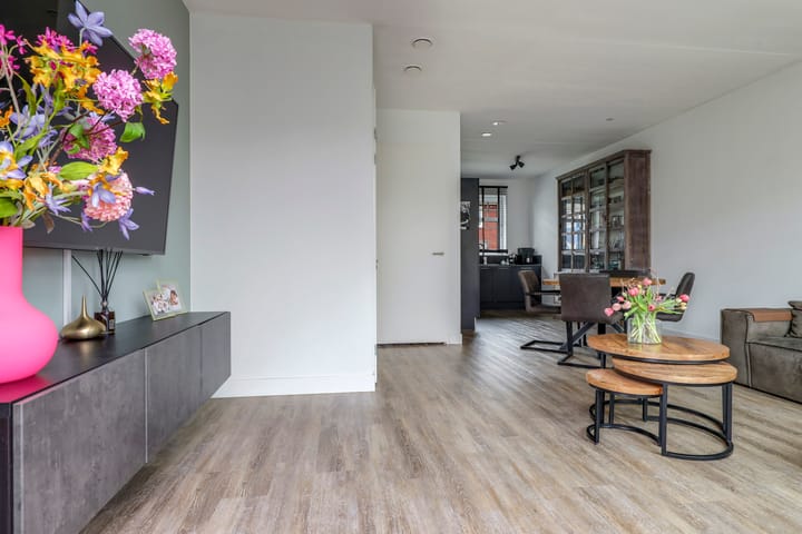 Foto 13 van Weegbree 47