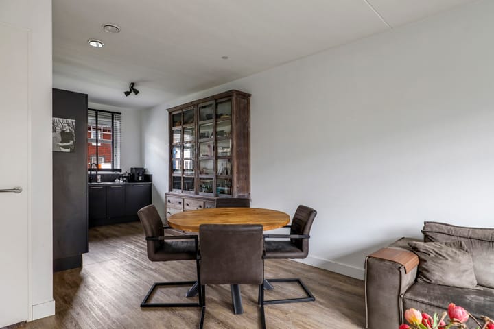 Foto 16 van Weegbree 47