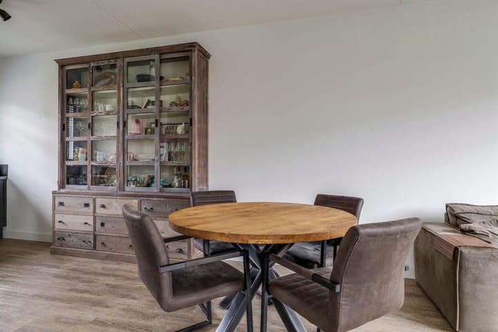 Foto 17 van Weegbree 47