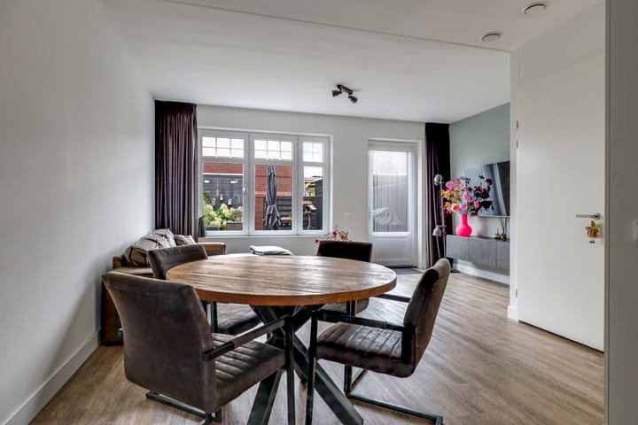 Foto 24 van Weegbree 47