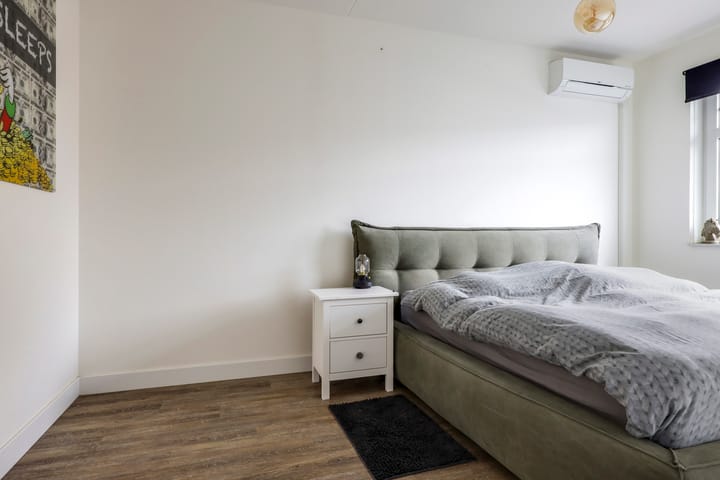 Foto 28 van Weegbree 47