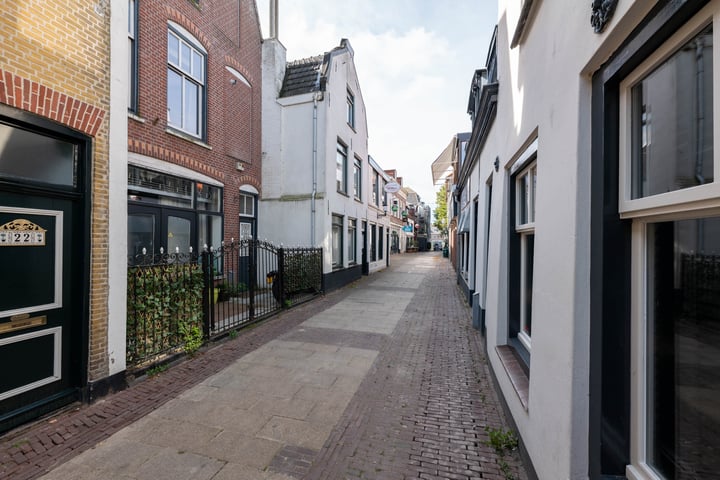 View photo 3 of Kerkstraat 16