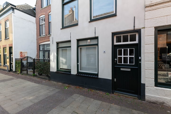 View photo 2 of Kerkstraat 16