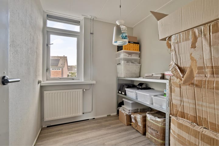 Foto 17 van Esdoornstraat 48