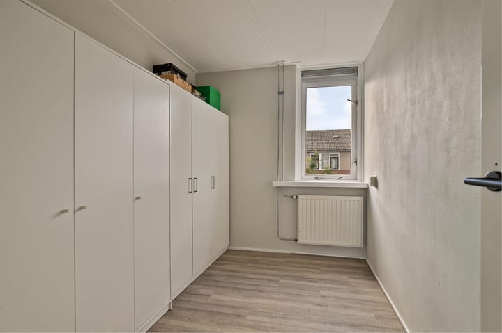 Foto 18 van Esdoornstraat 48