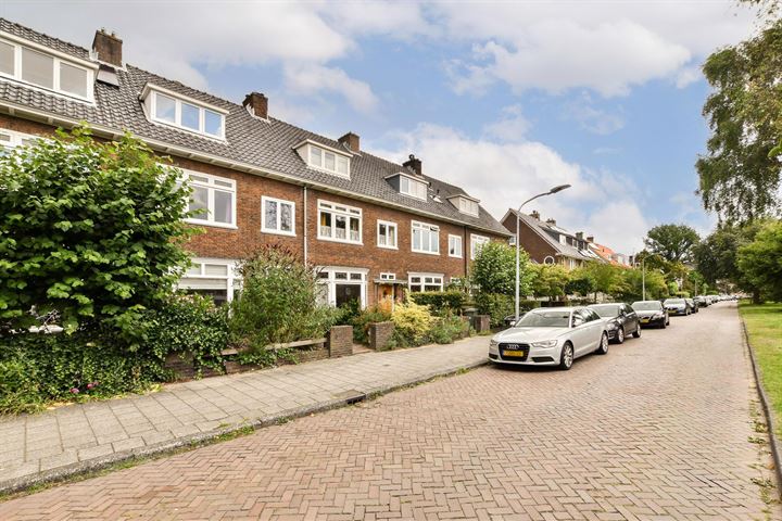 View photo 2 of Pijnboomstraat 34