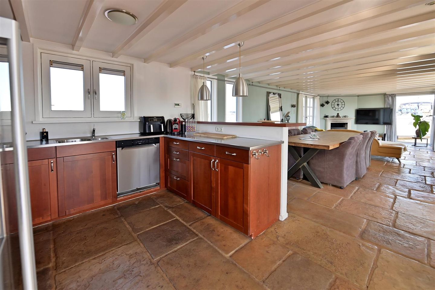 Foto 10 van Nieuw-Loosdrechtsedijk 240-AWS01