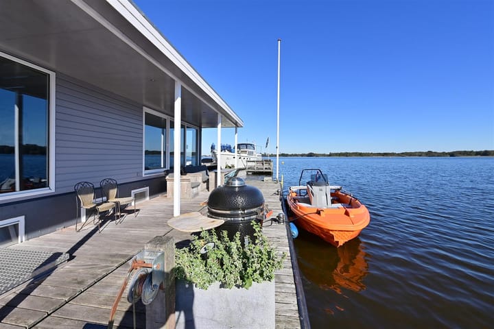 Photo 16 of Nieuw-Loosdrechtsedijk 240-AWS01