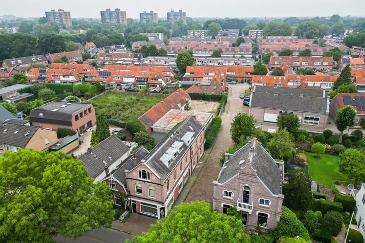 View photo 2 of Schoolstraat 1