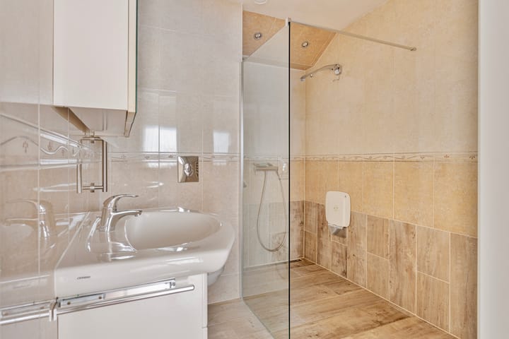 Foto 23 van Zundertseweg 127