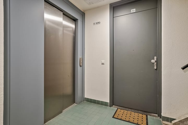 Photo 3 of Valkenburgerstraat 26-H