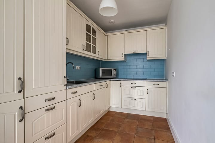 Photo 9 of Valkenburgerstraat 26-H