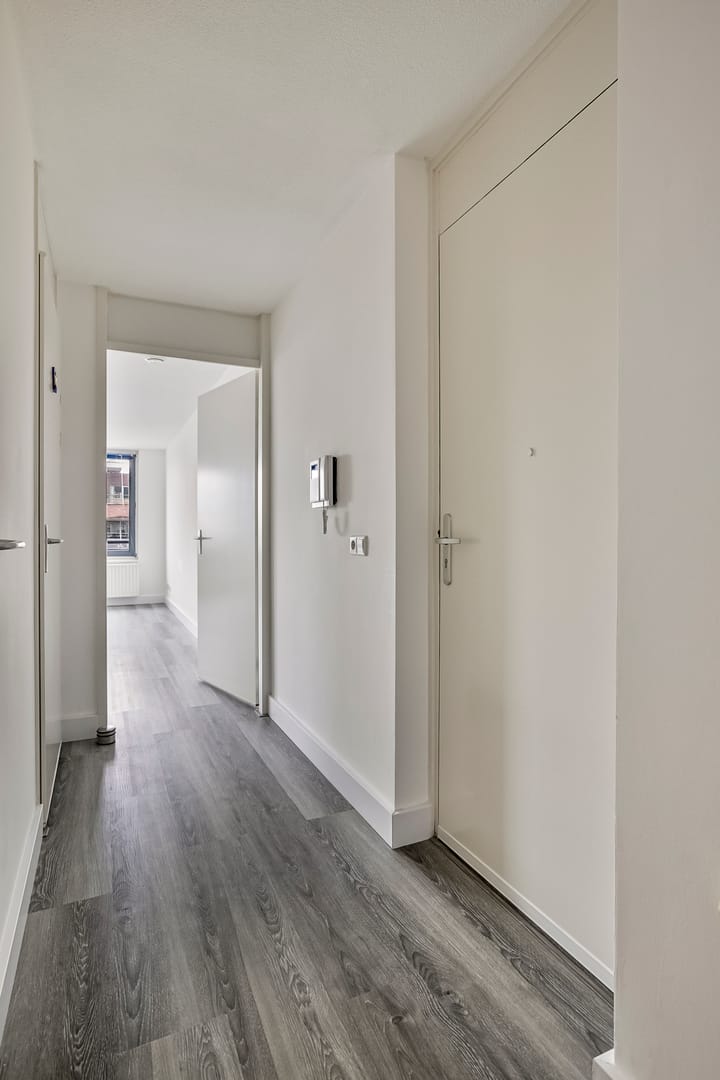 Photo 14 of Valkenburgerstraat 26-H