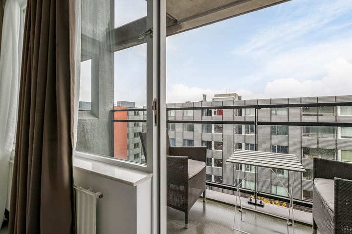 Photo 22 of Valkenburgerstraat 26-H