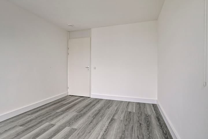 Photo 24 of Valkenburgerstraat 26-H