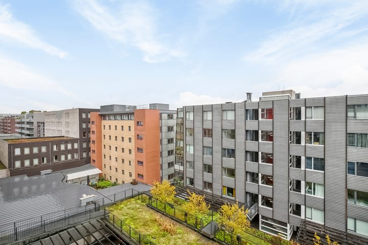 Photo 26 of Valkenburgerstraat 26-H