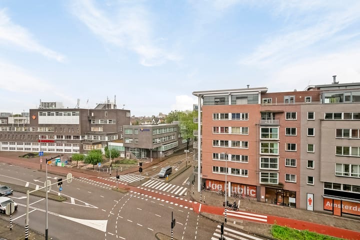 Photo 28 of Valkenburgerstraat 26-H