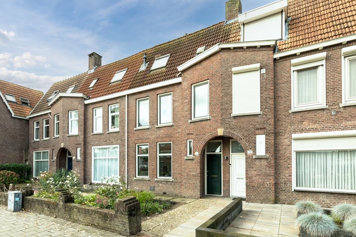 Bekijk foto 30 van Ringbaan-Oost 343