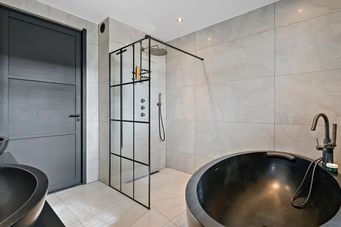 Foto 35 van De Rivierenlaan 12