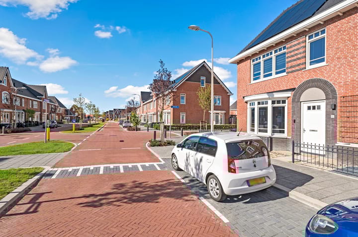 Foto 48 van De Rivierenlaan 12