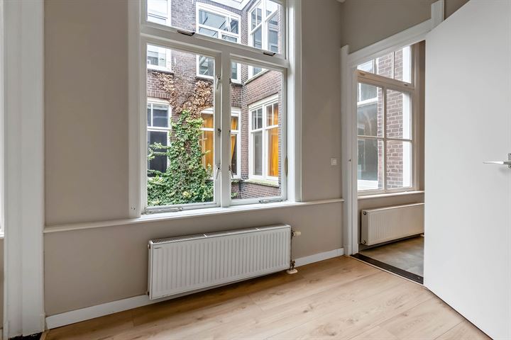 View photo 15 of Johannes Camphuijsstraat 82