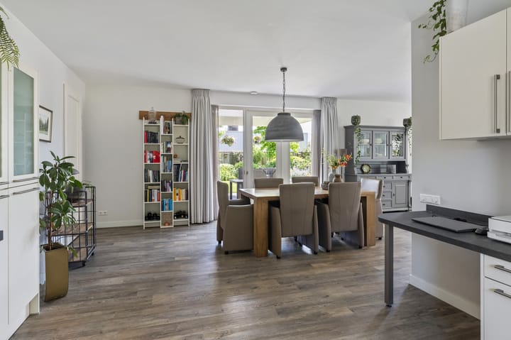 Foto 17 van Straatweg 76-F