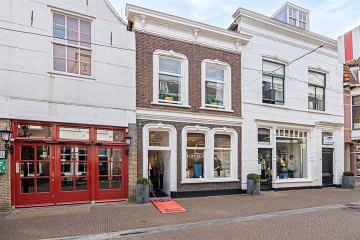 View photo 2 of Nobelstraat 25