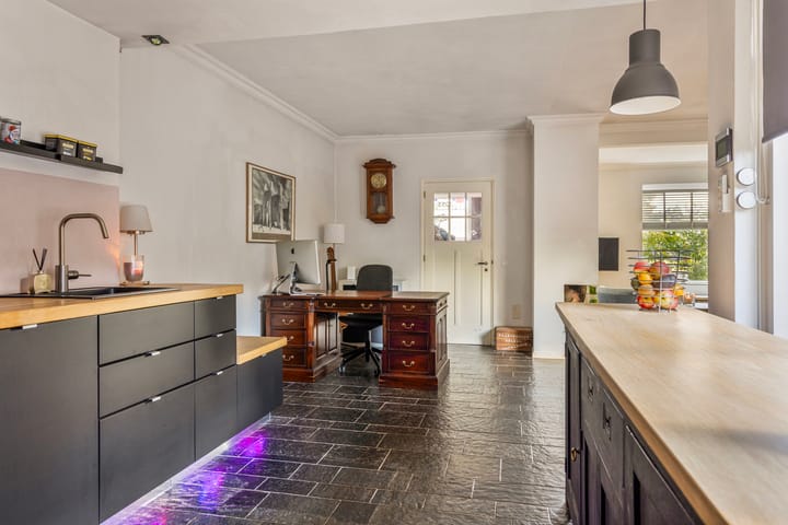 Foto 18 van Oldenzaalsestraat 1053