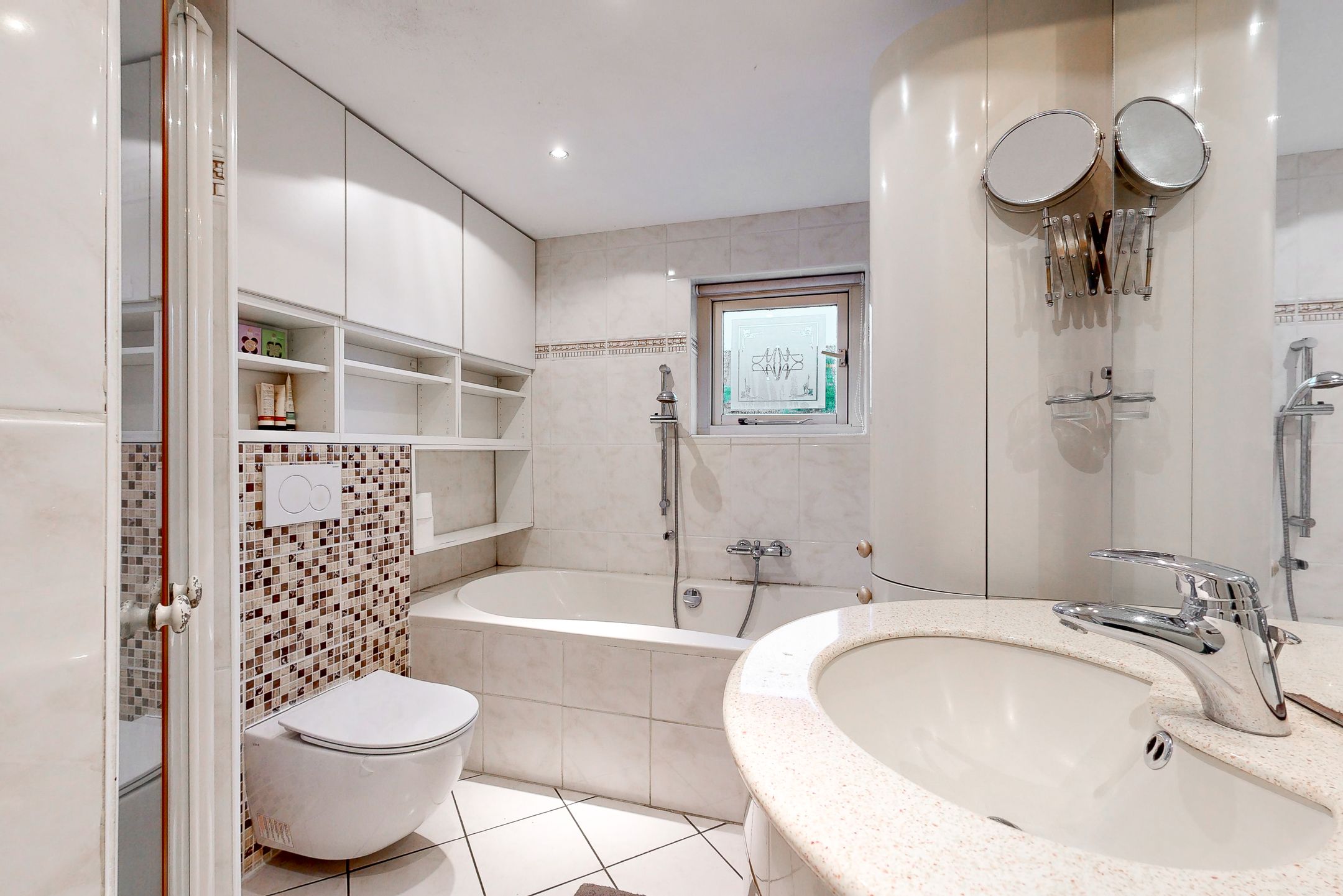 Foto 24 van Laan der Mensenrechten 27