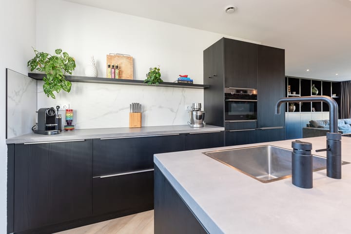 Foto 20 van Nikolaj Basovstraat 11