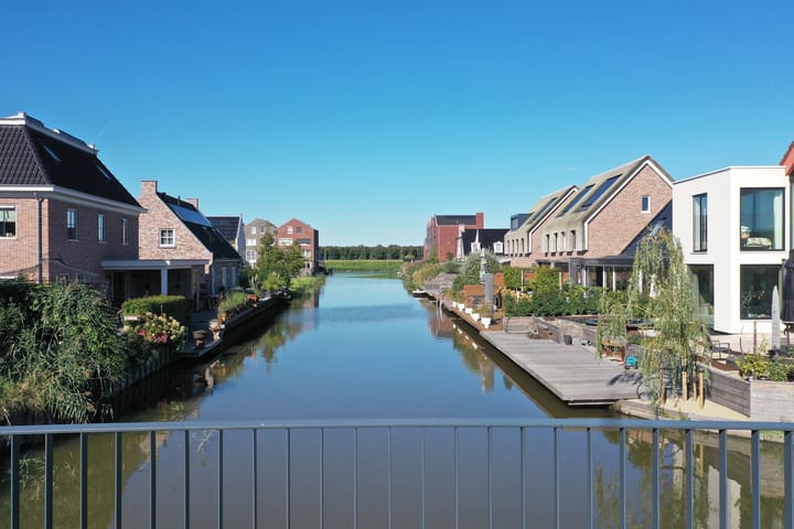 Foto 69 van Nikolaj Basovstraat 11