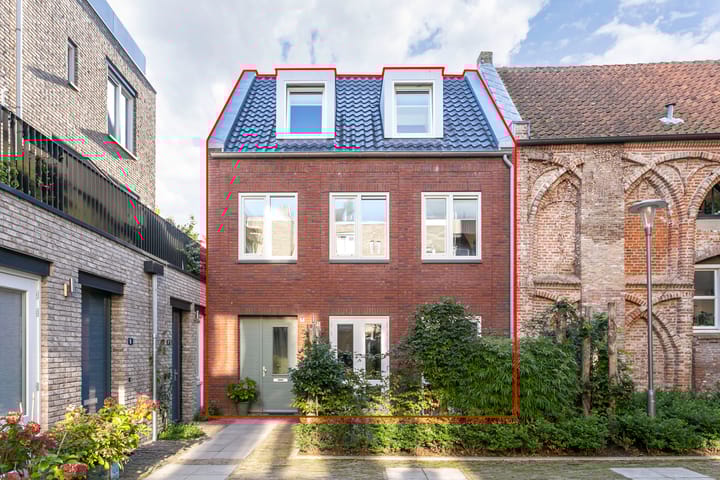 Foto 4 van Halvegas 9