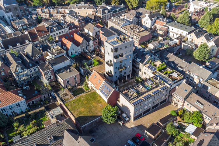 Foto 21 van Halvegas 9