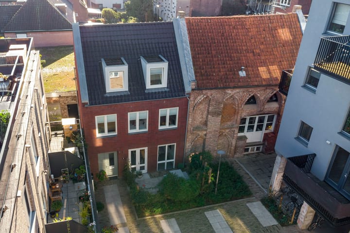 Foto 27 van Halvegas 9