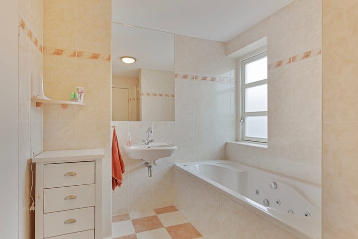 Foto 21 van Matissehof 180